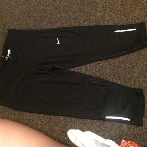 Nike crop leggings