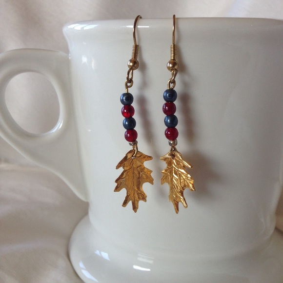 Gold fill dangle leaf earrings - Picture 2 of 4