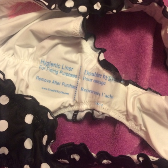 Victoria Secret Ruffle Cheeky Bikini - Picture 4 of 4