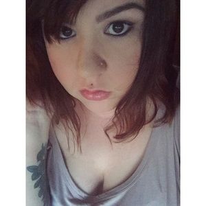 Meet your Posher, Desiree