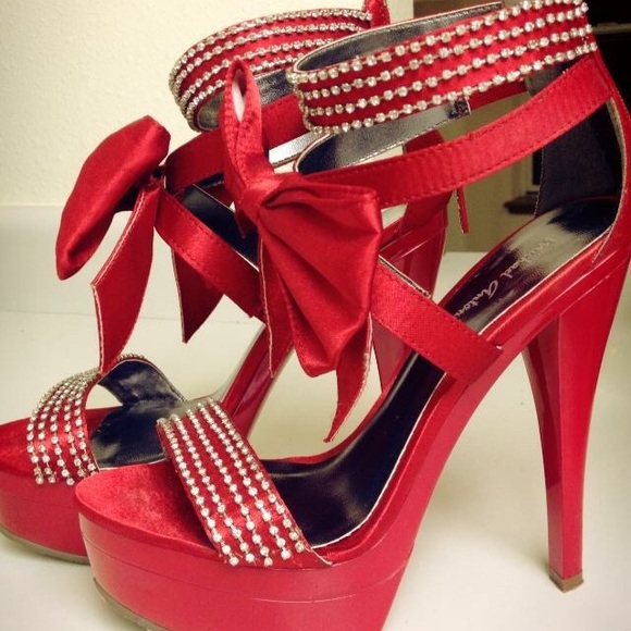 Very sexy and high red rhinestone and bow heels