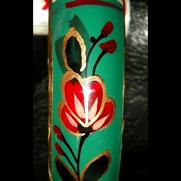 True vintage hand painted gorgeous bracelet - Picture 1 of 4