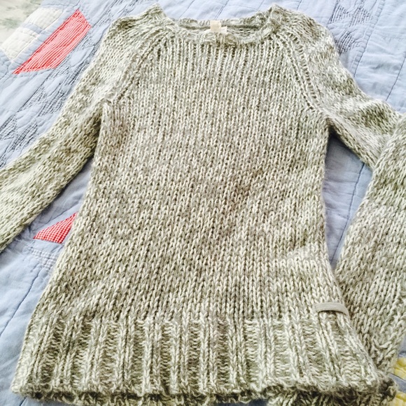 Super Cozy American Eagle Sweater - Picture 2 of 4