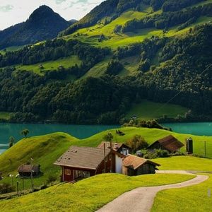 Meet your Posher, Nadia