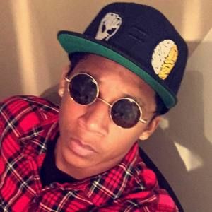 Meet your Posher, Dominique