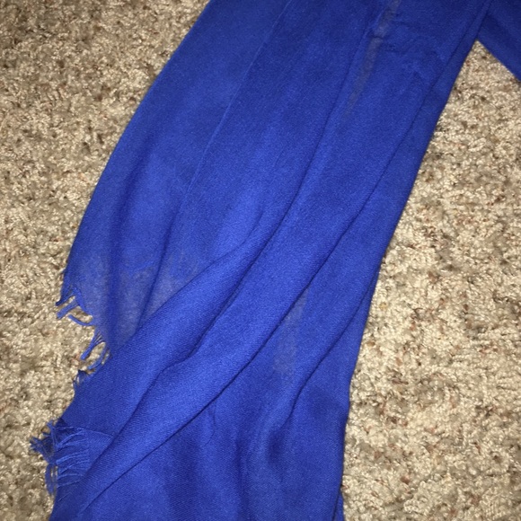 Express Scarf - Picture 2 of 2