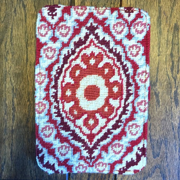 SALE 📪📦💌 Embroidered Wool Tablet Case