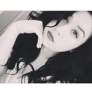 Meet your Posher, Dayana