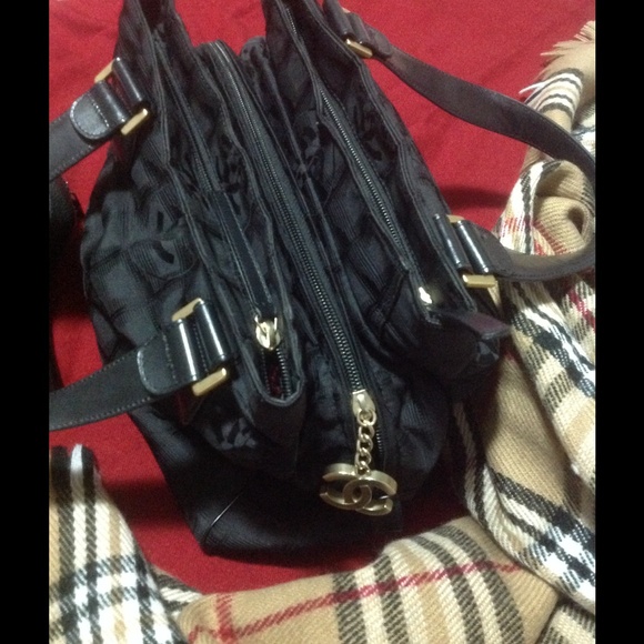 Chanel - Picture 2 of 4