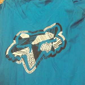 Fox v neck