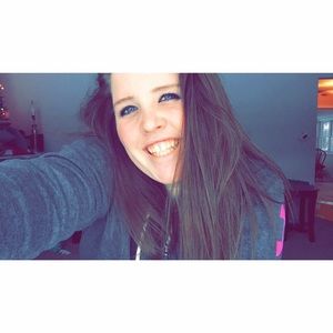 Meet your Posher, Lauren
