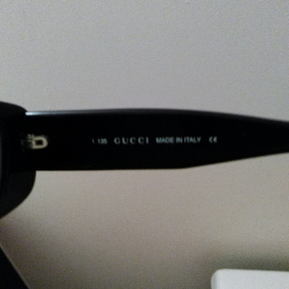 **SOLD**Gucci sunglasses - Picture 2 of 4