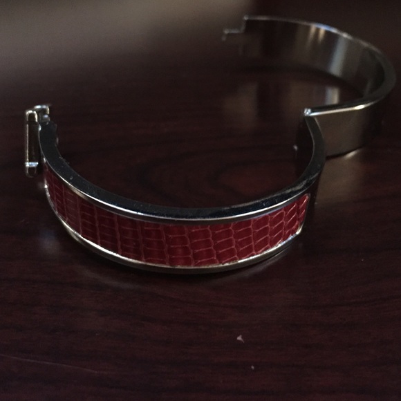 🔴SOLD🔴 Red leather and metal bracelet - Picture 3 of 4