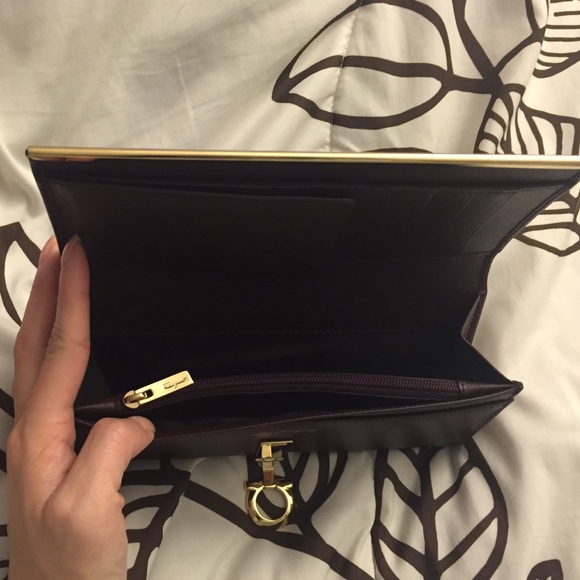 Brand new Salvatore Ferragamo Wallet - Picture 3 of 4