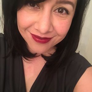 Meet your Posher, Niria