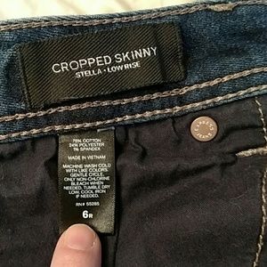 Express Stella cropped skinny jean. Size 6 reg.
