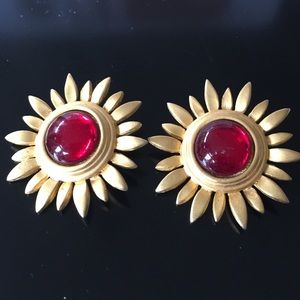Ann Taylor Gold Red Glass Clip On Earrings