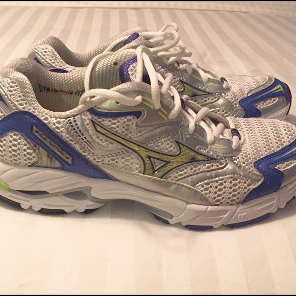 Mizuno Shoes - Mizuno Wave Inspire 4 Running Shoes