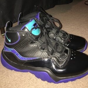 Nike Zoom Sneakers Size 7Y - 8.5 Women