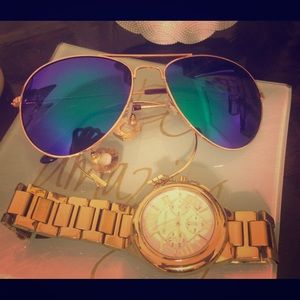 Mirrored Sunglasses☀️ Snag in time for Summer☀️