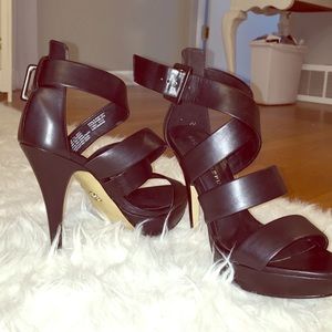 Sexy Strappy Stilettos💞