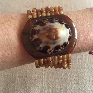 Bracelet w/tortoise stone w/adjustable multi stand