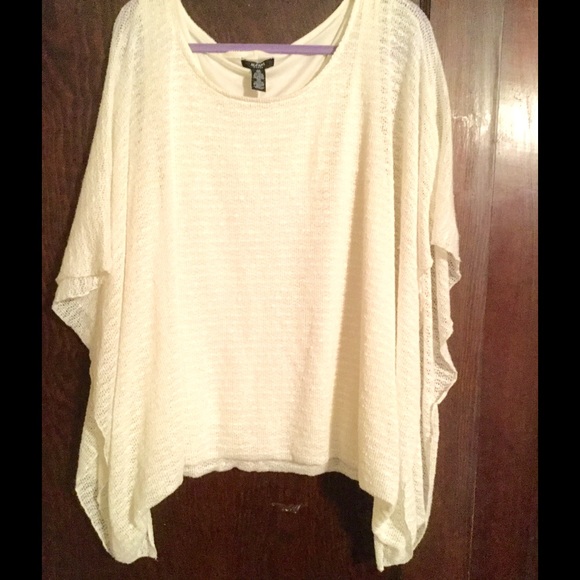 💥Blow Out Sale 🏁 Alfanie flutter sweater