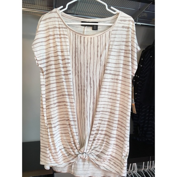 DKNY Top NWT - Picture 1 of 4