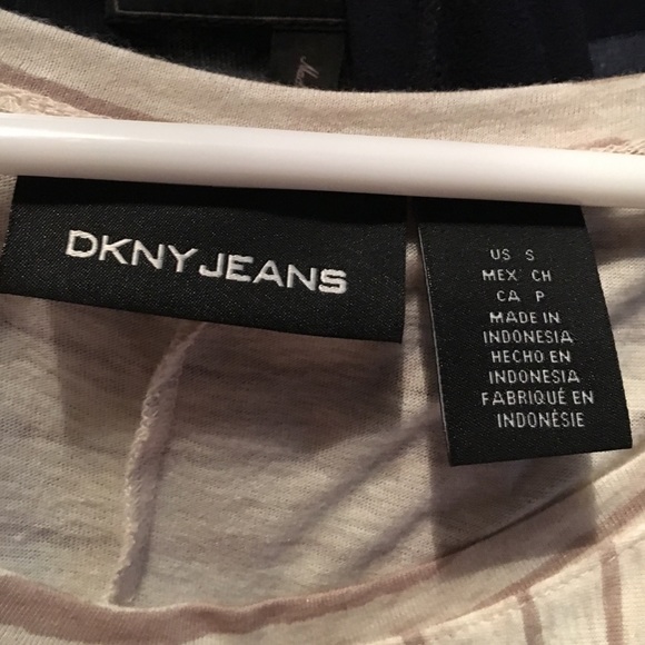 DKNY Top NWT - Picture 3 of 4