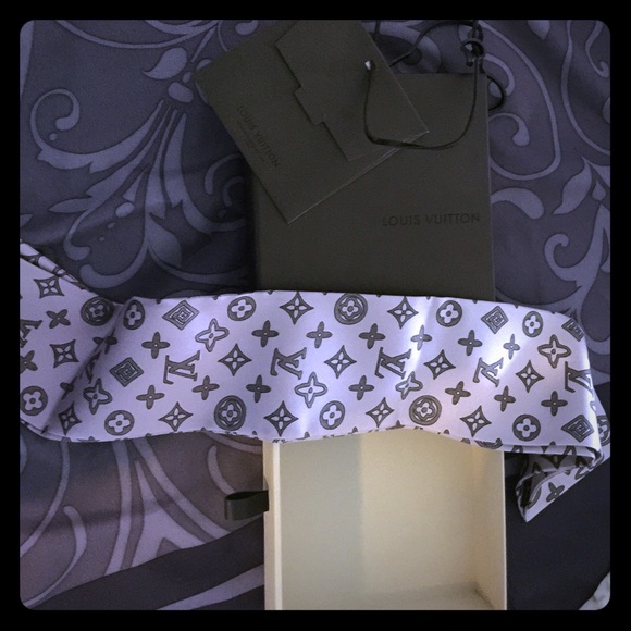 Brand new Louis Vuitton scraf!