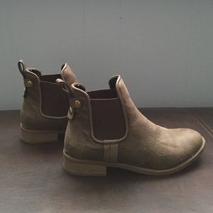New York & Co vintage brown ankle boots