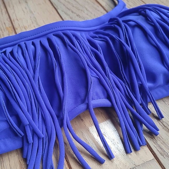 ♦ 3 for $15 Fringe Swim Top Like New - Picture 2 of 4