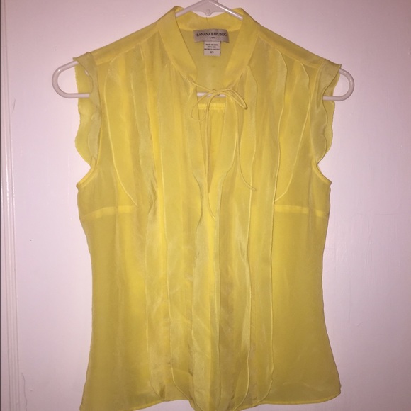 Banana Republic 100% silk blouse, size XS