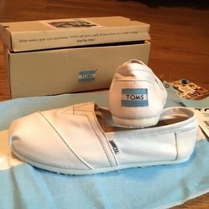 TOMS- New with Tags!