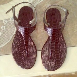 Gorgeous Black and gray jelli sandals