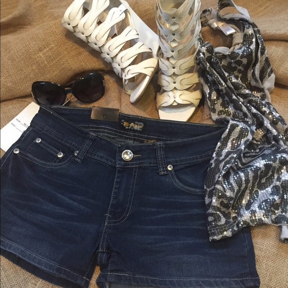 5-Pocket Denim Shorts w/Lace and Rhinestone Accent