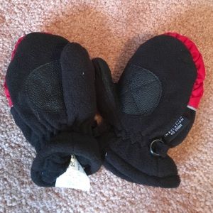 2 pair Snow gloves for child.