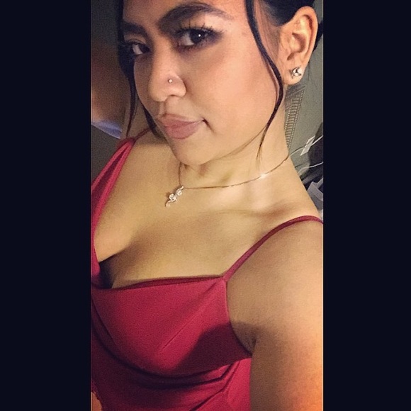 Please share and help me sell my closet ! - Picture 3 of 4