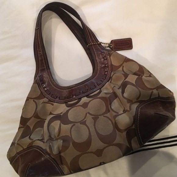 Signature Coach Ergo Handbag