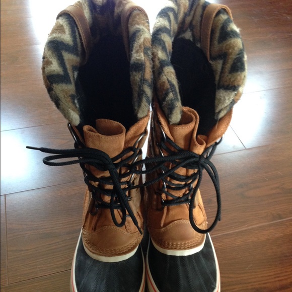 Joan of Arctic Knit Boots - Picture 3 of 4