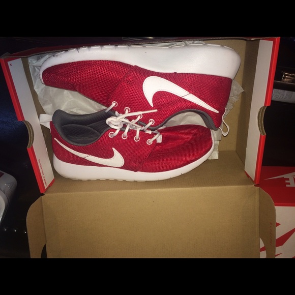 Red Roche runs