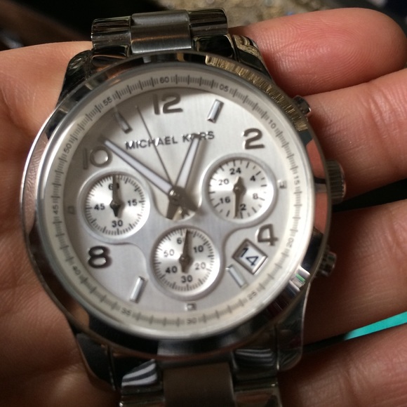 Michael Kors Watch - Picture 2 of 2