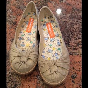 Rocket Dog tan flats burlap trim size 6