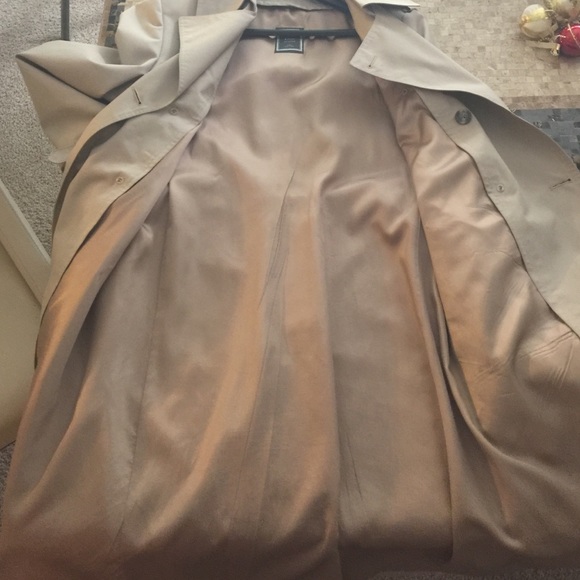 Men's Christian Dior Trench Coat - Picture 3 of 4