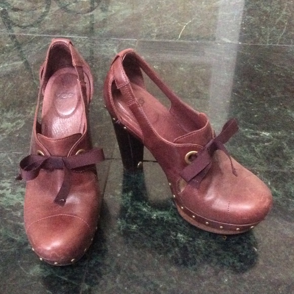 UGG Celestina Maroon Platform Heel