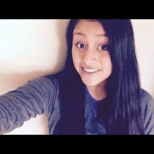 Meet your Posher, Mia