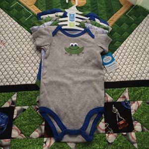 5 onesie set