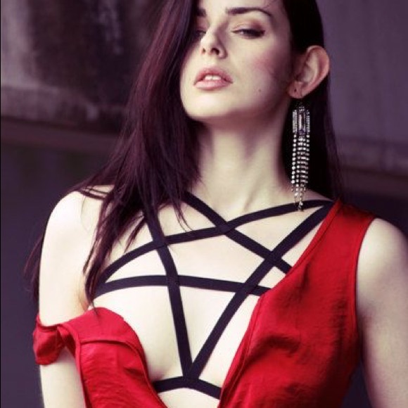 Black pentagram harness