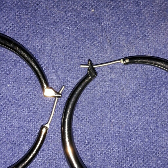 Loop earrings - Picture 3 of 3