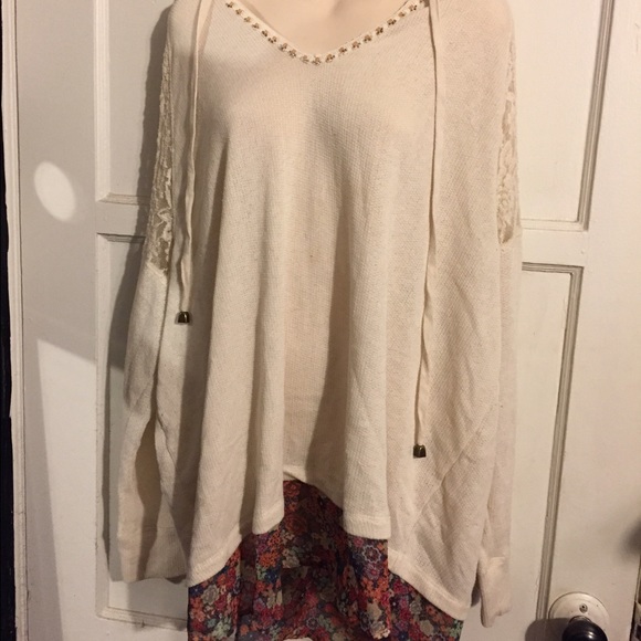 ❌SOLD American Rag cream colored hoodie